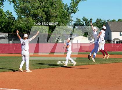 Thumbnail 3 in Northlake Christian @ E.D. White photogallery.