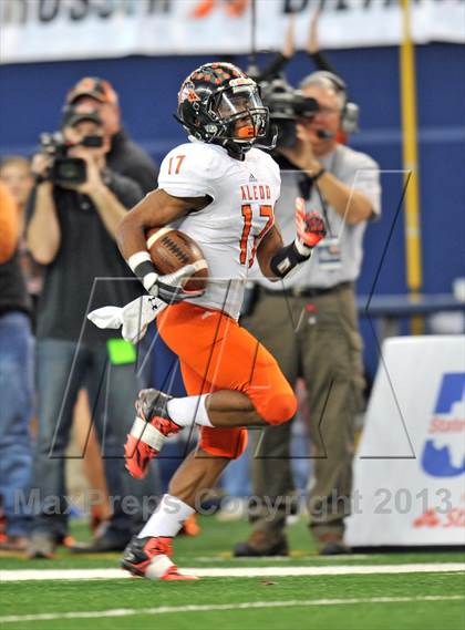 Thumbnail 2 in Brenham vs. Aledo (UIL 4A Division 2 Final)  photogallery.