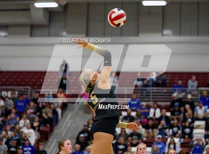Thumbnail 2 in Gunter vs. Whitesboro (UIL 3A Volleyball Area Playoff) photogallery.