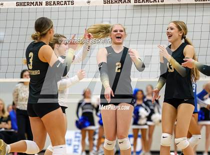 Thumbnail 1 in Gunter vs. Whitesboro (UIL 3A Volleyball Area Playoff) photogallery.