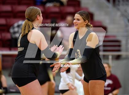 Thumbnail 2 in Gunter vs. Whitesboro (UIL 3A Volleyball Area Playoff) photogallery.