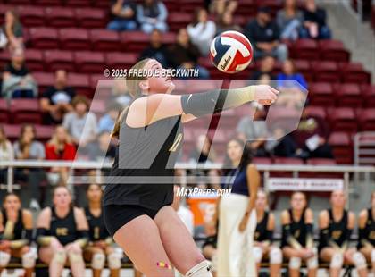 Thumbnail 2 in Gunter vs. Whitesboro (UIL 3A Volleyball Area Playoff) photogallery.