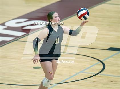 Thumbnail 3 in Gunter vs. Whitesboro (UIL 3A Volleyball Area Playoff) photogallery.