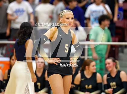 Thumbnail 3 in Gunter vs. Whitesboro (UIL 3A Volleyball Area Playoff) photogallery.