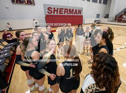 Thumbnail 1 in Gunter vs. Whitesboro (UIL 3A Volleyball Area Playoff) photogallery.