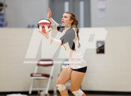 Thumbnail 1 in Gunter vs. Whitesboro (UIL 3A Volleyball Area Playoff) photogallery.