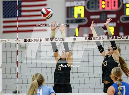 Thumbnail 2 in Gunter vs. Whitesboro (UIL 3A Volleyball Area Playoff) photogallery.