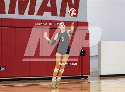 Thumbnail 3 in Gunter vs. Whitesboro (UIL 3A Volleyball Area Playoff) photogallery.