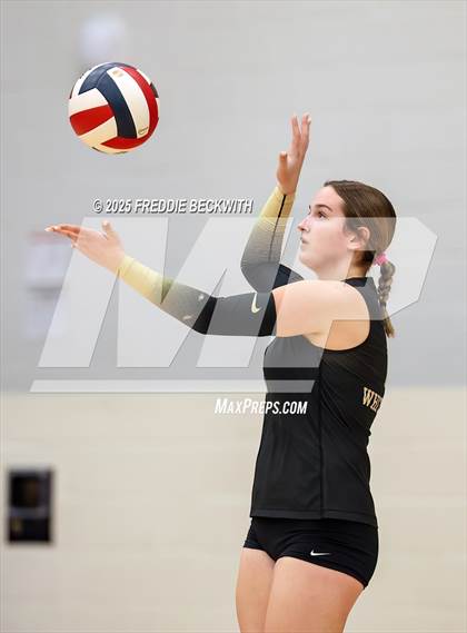 Thumbnail 3 in Gunter vs. Whitesboro (UIL 3A Volleyball Area Playoff) photogallery.