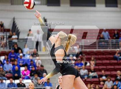 Thumbnail 2 in Gunter vs. Whitesboro (UIL 3A Volleyball Area Playoff) photogallery.