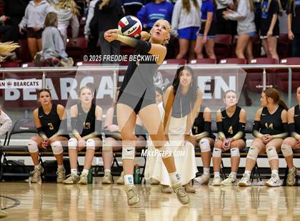 Thumbnail 1 in Gunter vs. Whitesboro (UIL 3A Volleyball Area Playoff) photogallery.