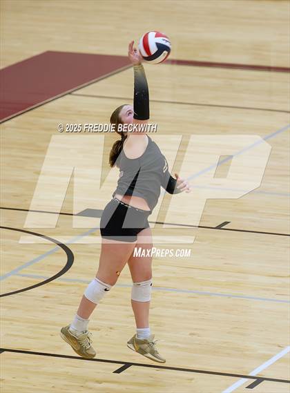 Thumbnail 2 in Gunter vs. Whitesboro (UIL 3A Volleyball Area Playoff) photogallery.