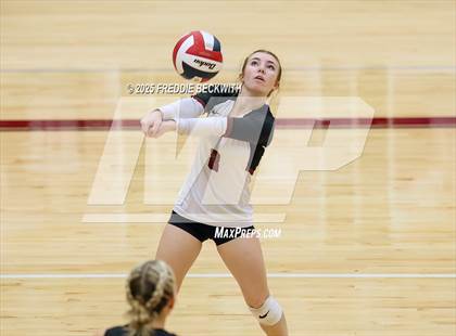 Thumbnail 2 in Gunter vs. Whitesboro (UIL 3A Volleyball Area Playoff) photogallery.