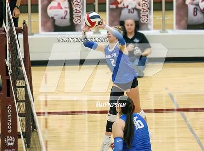 Thumbnail 1 in Gunter vs. Whitesboro (UIL 3A Volleyball Area Playoff) photogallery.