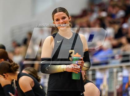 Thumbnail 3 in Gunter vs. Whitesboro (UIL 3A Volleyball Area Playoff) photogallery.