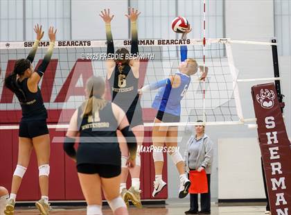 Thumbnail 2 in Gunter vs. Whitesboro (UIL 3A Volleyball Area Playoff) photogallery.