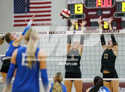 Thumbnail 2 in Gunter vs. Whitesboro (UIL 3A Volleyball Area Playoff) photogallery.