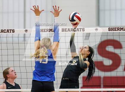 Thumbnail 2 in Gunter vs. Whitesboro (UIL 3A Volleyball Area Playoff) photogallery.
