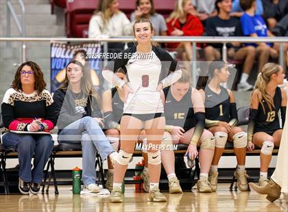 Thumbnail 1 in Gunter vs. Whitesboro (UIL 3A Volleyball Area Playoff) photogallery.
