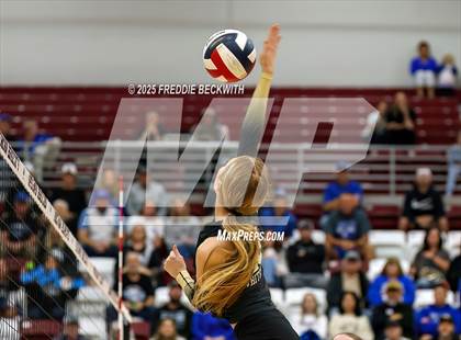 Thumbnail 3 in Gunter vs. Whitesboro (UIL 3A Volleyball Area Playoff) photogallery.