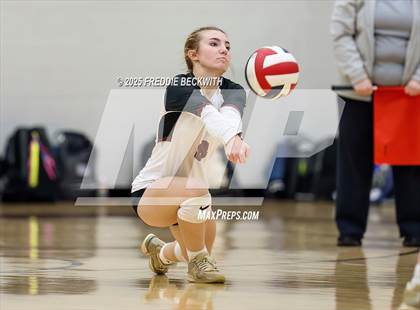 Thumbnail 3 in Gunter vs. Whitesboro (UIL 3A Volleyball Area Playoff) photogallery.