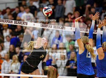 Thumbnail 1 in Gunter vs. Whitesboro (UIL 3A Volleyball Area Playoff) photogallery.