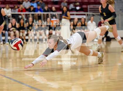 Thumbnail 2 in Gunter vs. Whitesboro (UIL 3A Volleyball Area Playoff) photogallery.