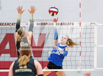 Thumbnail 1 in Gunter vs. Whitesboro (UIL 3A Volleyball Area Playoff) photogallery.