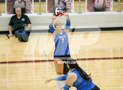 Thumbnail 3 in Gunter vs. Whitesboro (UIL 3A Volleyball Area Playoff) photogallery.