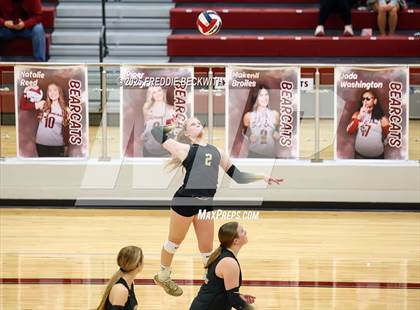 Thumbnail 1 in Gunter vs. Whitesboro (UIL 3A Volleyball Area Playoff) photogallery.