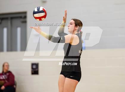 Thumbnail 3 in Gunter vs. Whitesboro (UIL 3A Volleyball Area Playoff) photogallery.