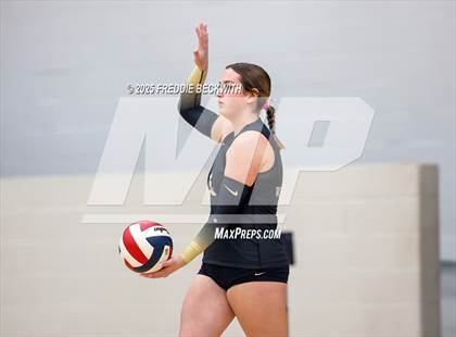 Thumbnail 1 in Gunter vs. Whitesboro (UIL 3A Volleyball Area Playoff) photogallery.