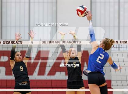 Thumbnail 1 in Gunter vs. Whitesboro (UIL 3A Volleyball Area Playoff) photogallery.