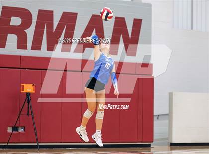 Thumbnail 3 in Gunter vs. Whitesboro (UIL 3A Volleyball Area Playoff) photogallery.