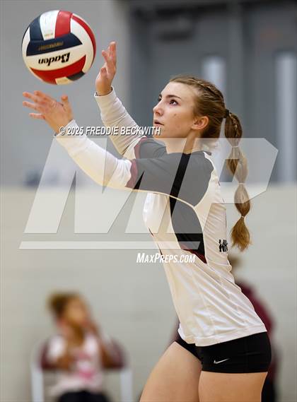 Thumbnail 1 in Gunter vs. Whitesboro (UIL 3A Volleyball Area Playoff) photogallery.