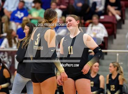 Thumbnail 1 in Gunter vs. Whitesboro (UIL 3A Volleyball Area Playoff) photogallery.