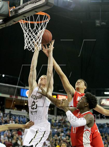 Thumbnail 2 in Mater Dei vs. Archbishop Mitty (CIF State Open Division Final) photogallery.