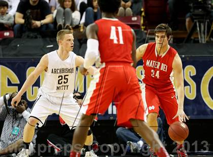 Thumbnail 2 in Mater Dei vs. Archbishop Mitty (CIF State Open Division Final) photogallery.
