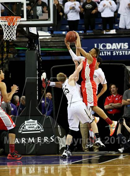 Thumbnail 2 in Mater Dei vs. Archbishop Mitty (CIF State Open Division Final) photogallery.