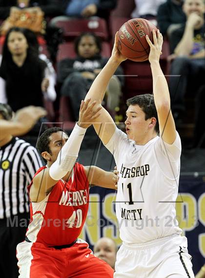 Thumbnail 3 in Mater Dei vs. Archbishop Mitty (CIF State Open Division Final) photogallery.