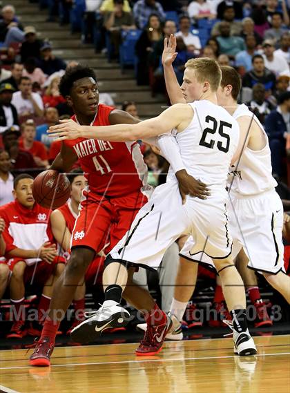 Thumbnail 3 in Mater Dei vs. Archbishop Mitty (CIF State Open Division Final) photogallery.