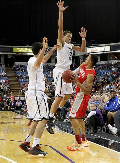 Thumbnail 1 in Mater Dei vs. Archbishop Mitty (CIF State Open Division Final) photogallery.