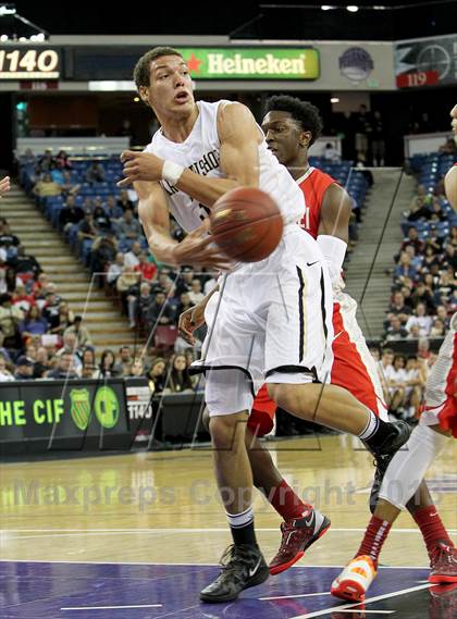 Thumbnail 2 in Mater Dei vs. Archbishop Mitty (CIF State Open Division Final) photogallery.