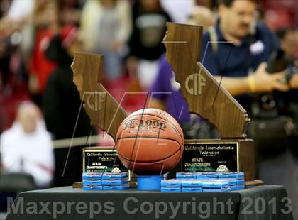 Thumbnail 2 in Mater Dei vs. Archbishop Mitty (CIF State Open Division Final) photogallery.