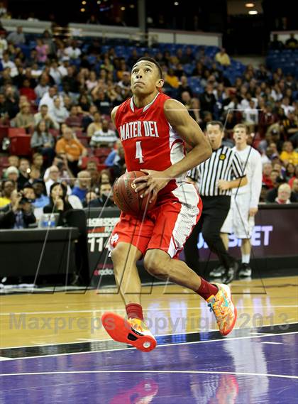Thumbnail 3 in Mater Dei vs. Archbishop Mitty (CIF State Open Division Final) photogallery.