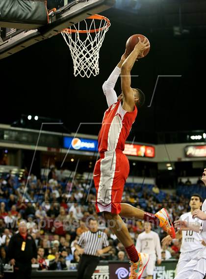Thumbnail 1 in Mater Dei vs. Archbishop Mitty (CIF State Open Division Final) photogallery.