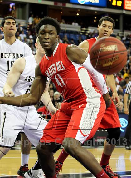 Thumbnail 3 in Mater Dei vs. Archbishop Mitty (CIF State Open Division Final) photogallery.