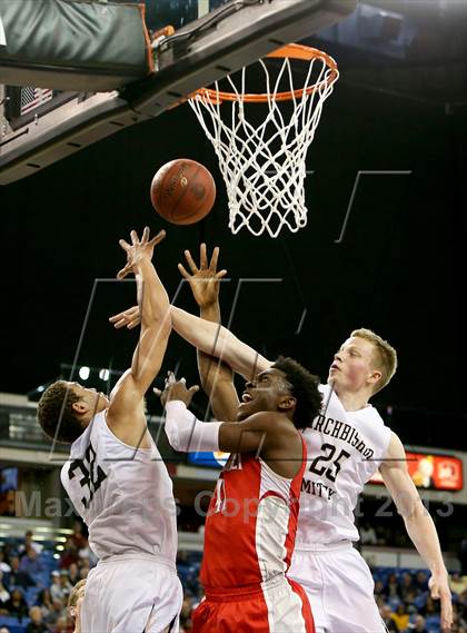 Thumbnail 1 in Mater Dei vs. Archbishop Mitty (CIF State Open Division Final) photogallery.