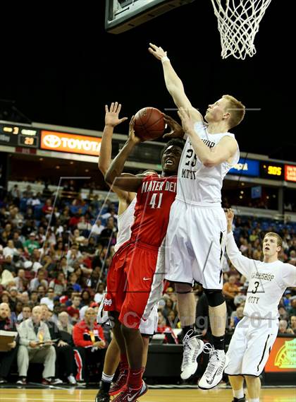 Thumbnail 3 in Mater Dei vs. Archbishop Mitty (CIF State Open Division Final) photogallery.