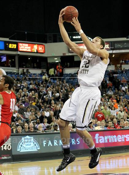Thumbnail 3 in Mater Dei vs. Archbishop Mitty (CIF State Open Division Final) photogallery.